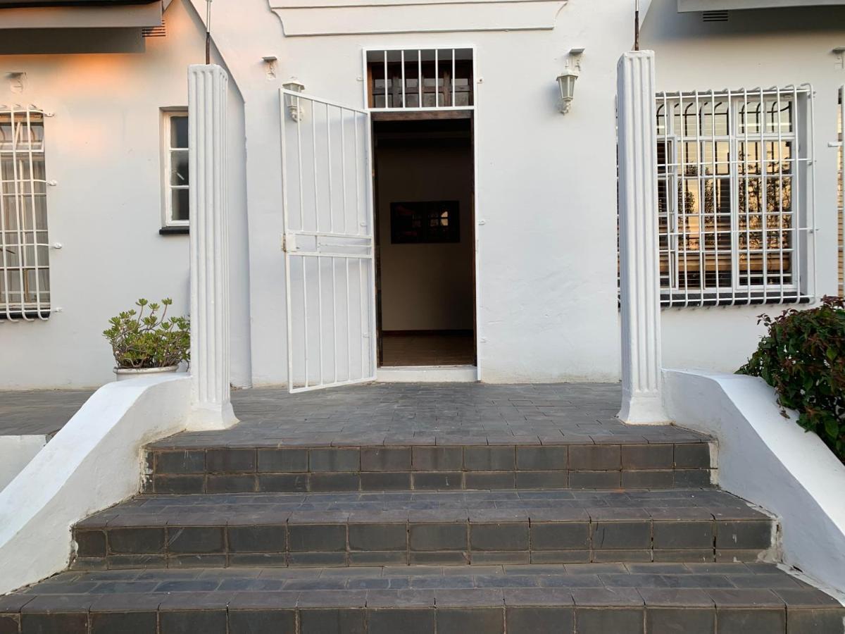 Weeping Willow Midrand Bagian luar foto