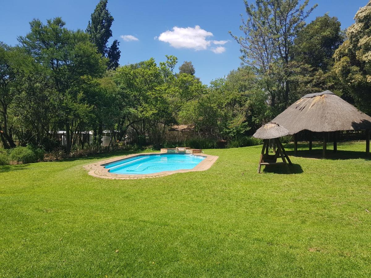 Weeping Willow Midrand Bagian luar foto